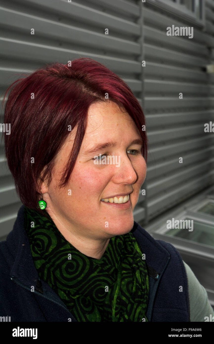 Kat Bolstad à l'Auckland University of Technology est spécialisée sur un calmar géant de la recherche. Banque D'Images