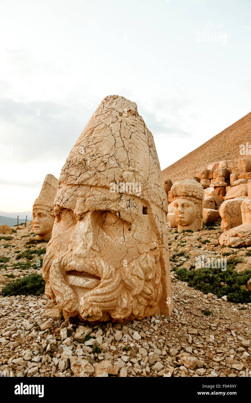 Les sculptures du royaume de Commagène, montagne Nemrut Banque D'Images