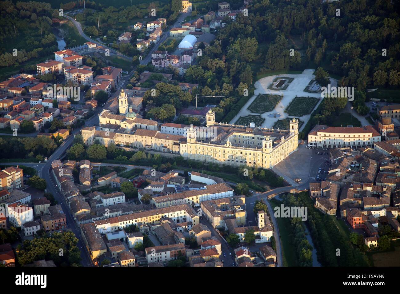 Vue aérienne du palais de Colorno, Parme, Emilie-Romagne, Italie Banque D'Images