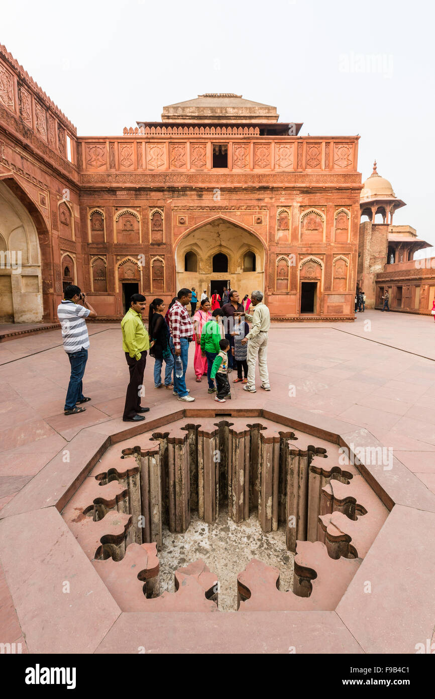 Le Fort Rouge d'Agra, Uttar Pradesh, Inde, où Shah Jahan (qui a construit le Taj Mahal) a été emprisonné. Banque D'Images