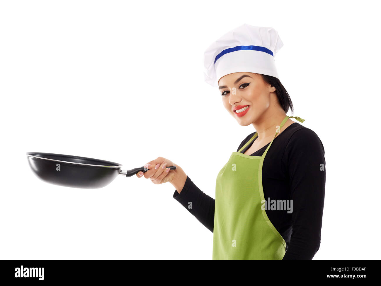Femme latino joyeux cook avec poêle isolated on white Banque D'Images