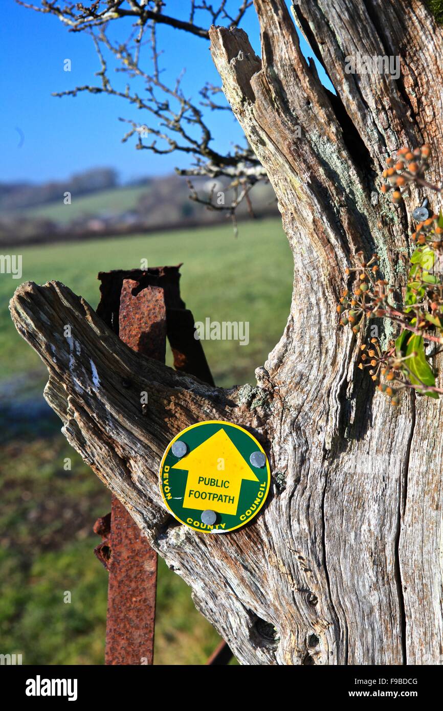 Sentier Public signe, près de Kennerleigh, Devon, England, UK Banque D'Images