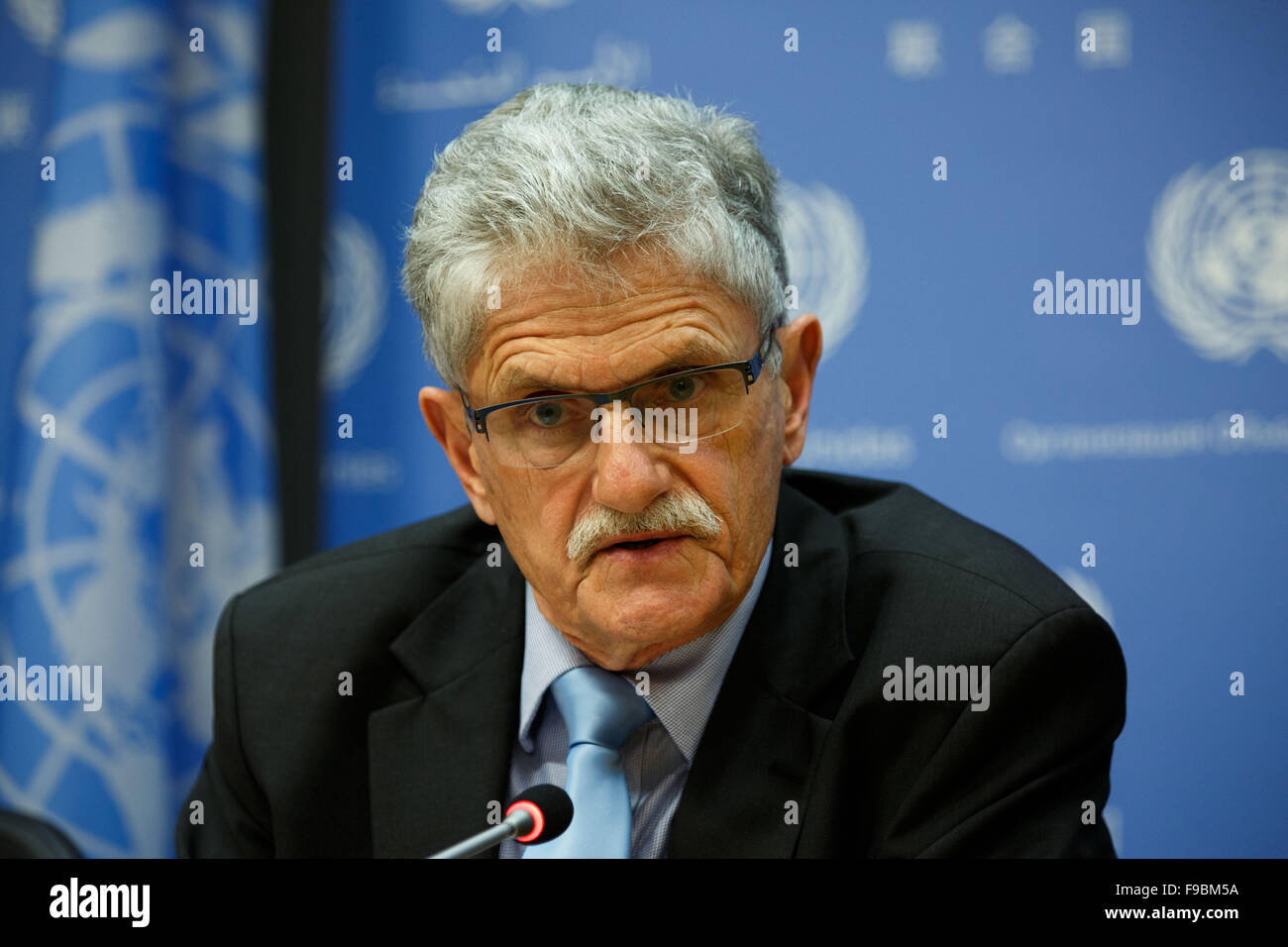 New York, siège des Nations Unies à New York. Le 15 décembre, 2015. Mogens Lykketoft, Président de la soixante-dixième session de l'Assemblée générale des Nations Unies, des adresses d'une conférence de presse sur le processus de sélection du prochain Secrétaire général de l'ONU, au siège des Nations Unies à New York, le 15 décembre 2015. Président de l'Assemblée générale des Nations Unies Mogens Lykketoft a dit mardi que l'ONU a commencé à solliciter des candidats et mis en route le processus de sélection et de la nomination du prochain Secrétaire général des Nations Unies. © Muzi Li/Xinhua/Alamy Live News Banque D'Images