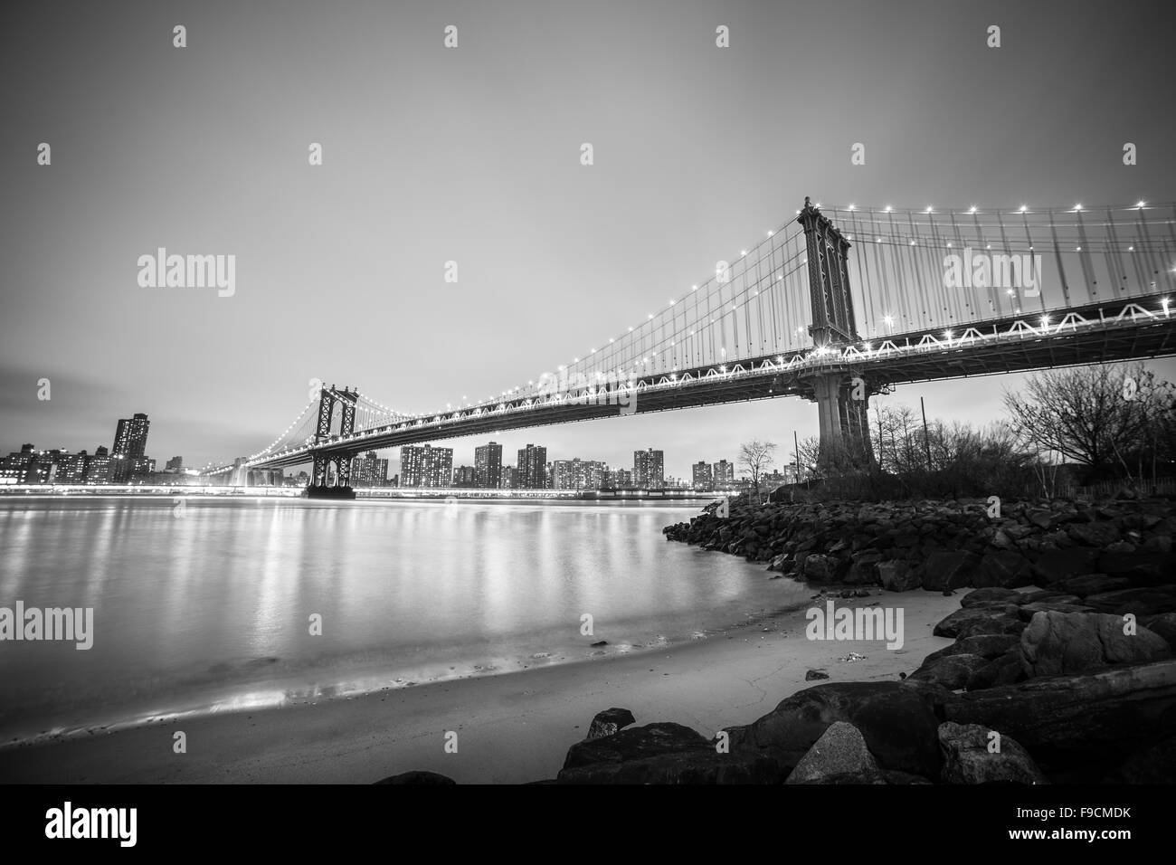 Manhattan Bridge at Dusk, New York City. Banque D'Images