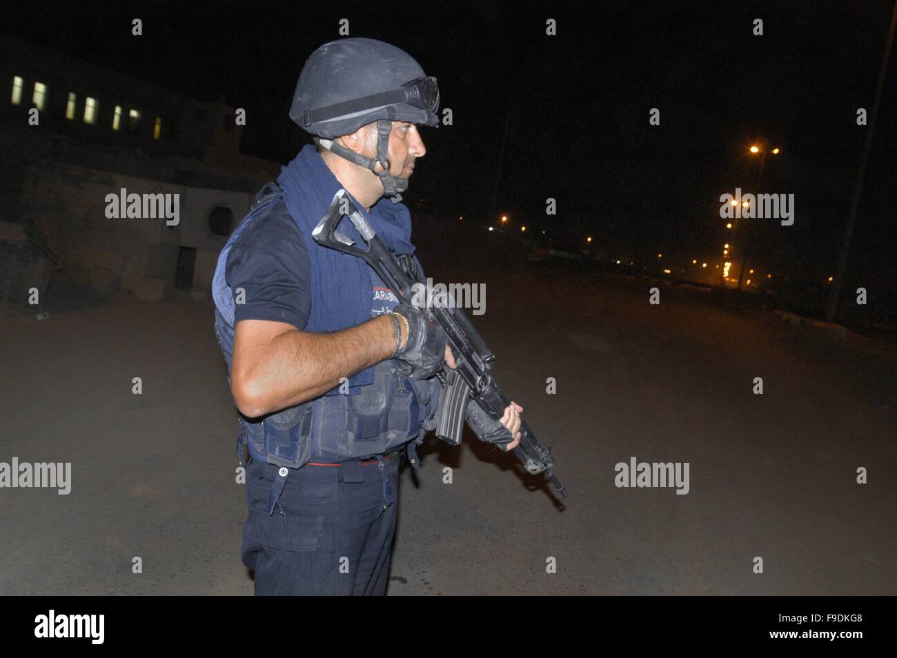 L'intervention militaire italienne en Irak (10/2004), patrouille de nuit, des Carabinieri (police militaire) Banque D'Images