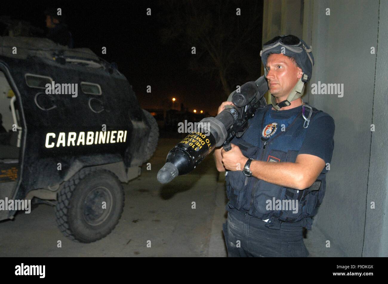 L'intervention militaire italienne en Irak (10/2004), patrouille de nuit, des Carabinieri (police militaire) Banque D'Images