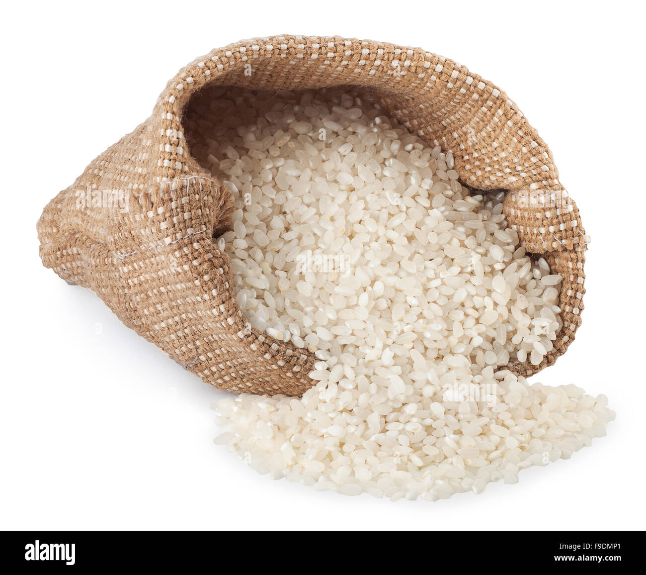 Sac à riz épars isolé sur fond blanc Banque D'Images