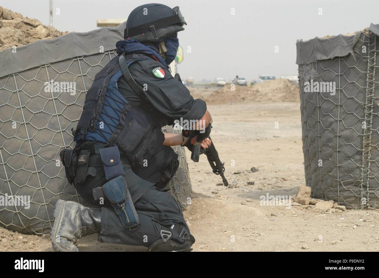 L'intervention militaire italienne en Irak (10/2004), le checkpoint de Carabinieri (police militaire italien) à la périphérie de Nassiriya Banque D'Images