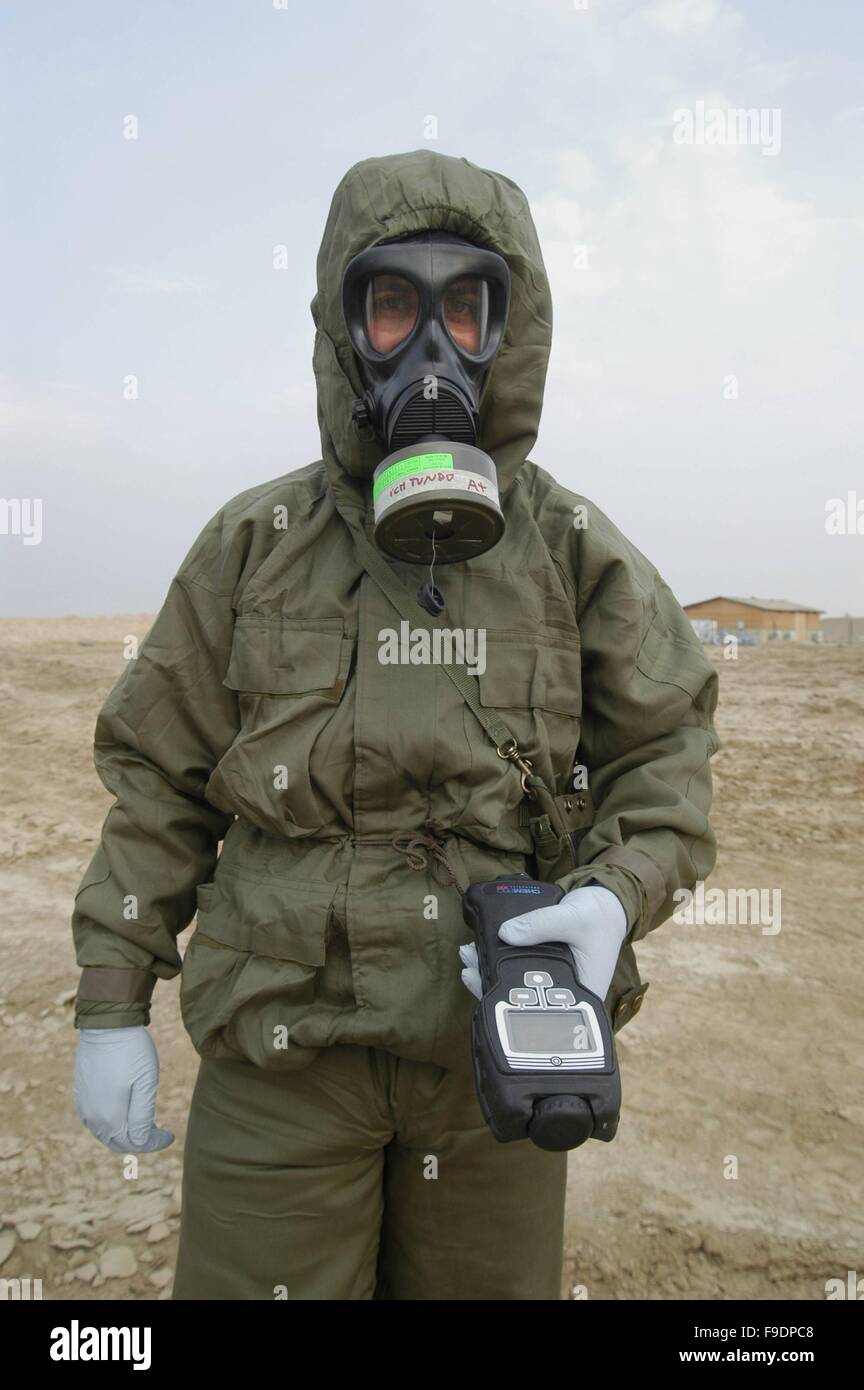 L'intervention militaire italienne en Irak (10/2004), le contrôle de la société NBC le terrain pour le gaz ou l'uranium appauvri Banque D'Images