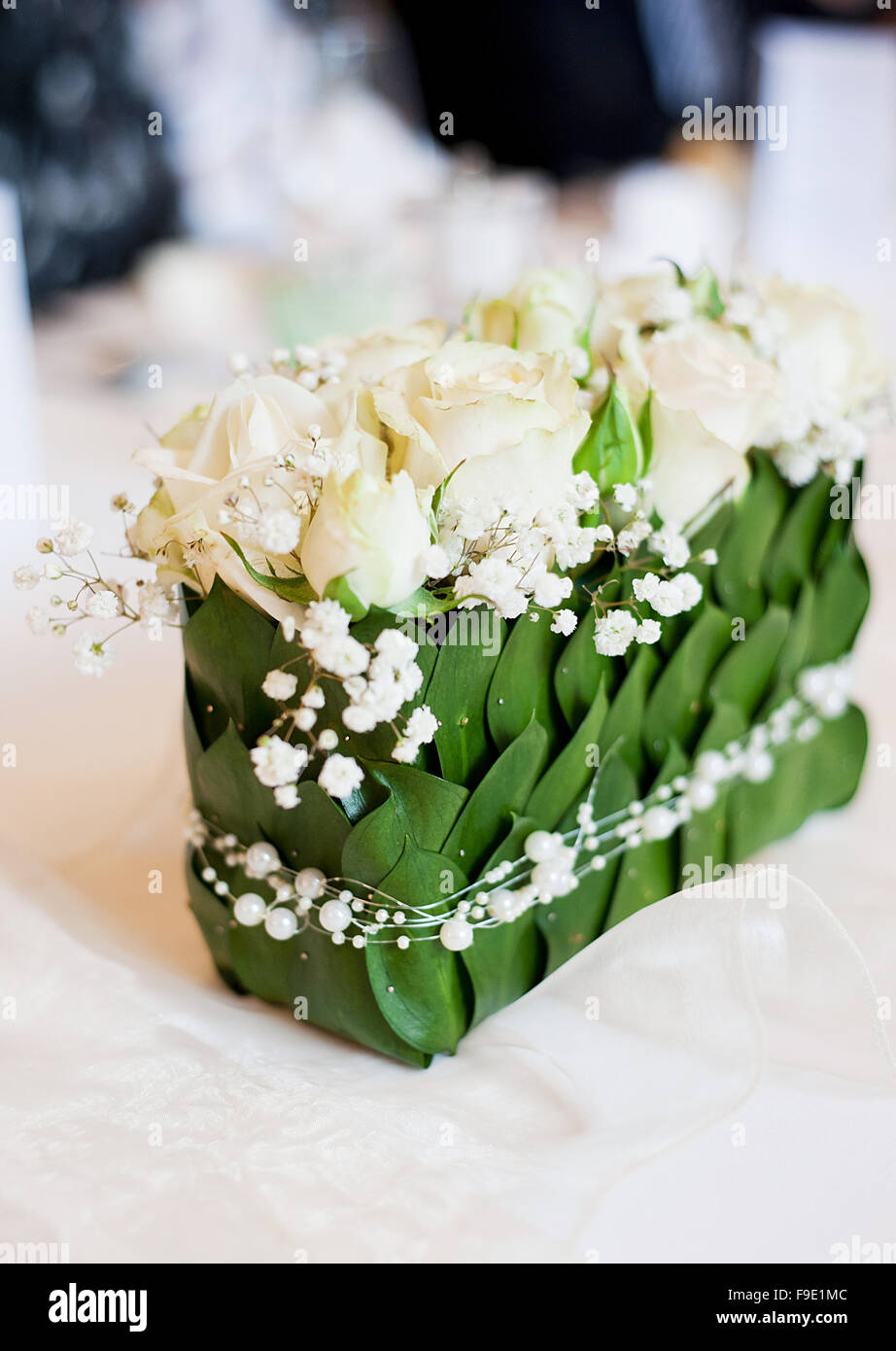 Belle décoration de table de mariage floral at wedding reception Banque D'Images