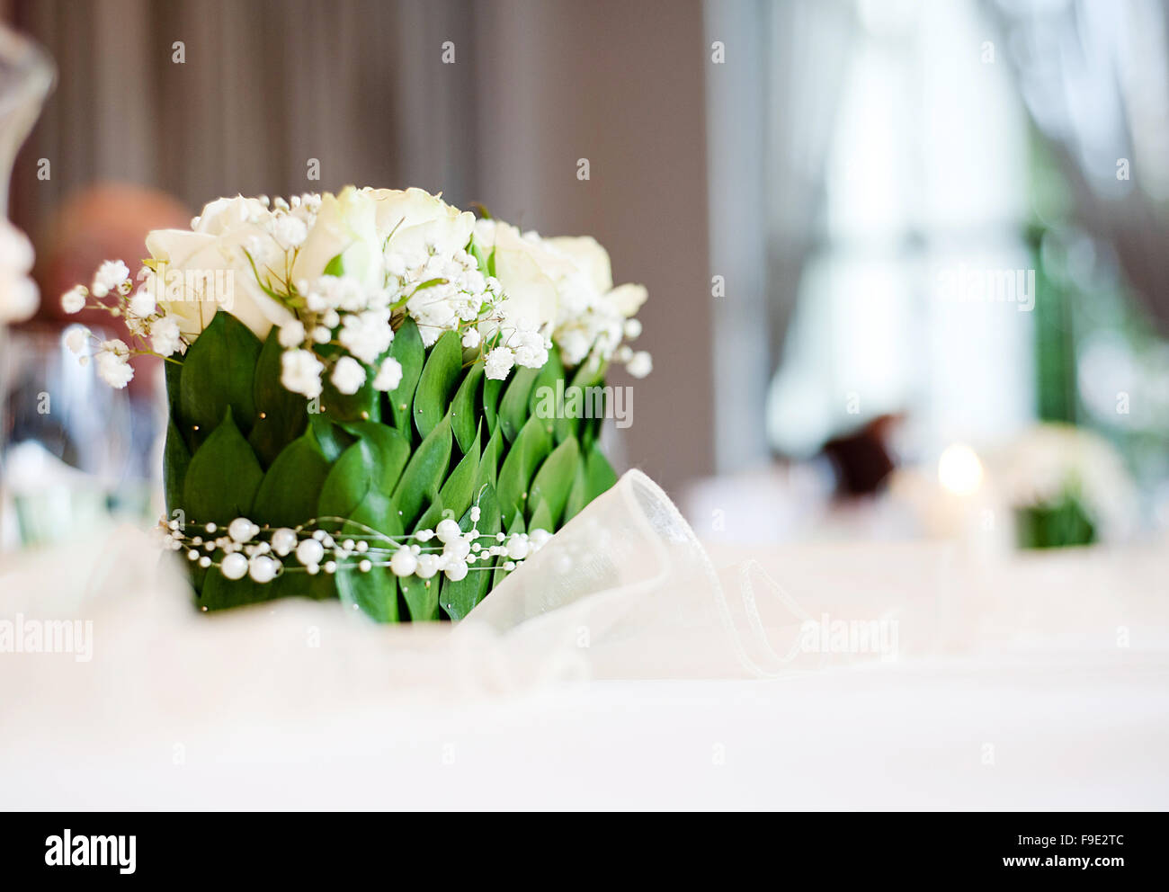 Belle décoration de table de mariage floral at wedding reception Banque D'Images