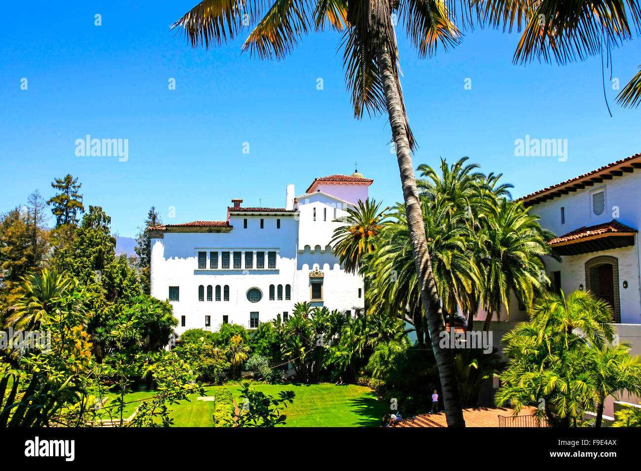 Le style espagnol Santa Barbara County Courthouse bâtiment sur Anacapa St à Santa Barbara en Californie Banque D'Images