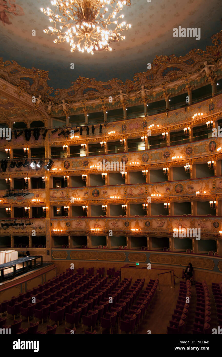 Teatro La Fenice, le théâtre avec beaucoup d'éclairage Banque D'Images