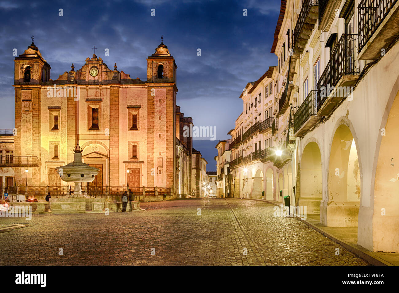 La Praça do Giraldo, Evora, Portugal, Site du patrimoine mondial de l'UNESCO Banque D'Images