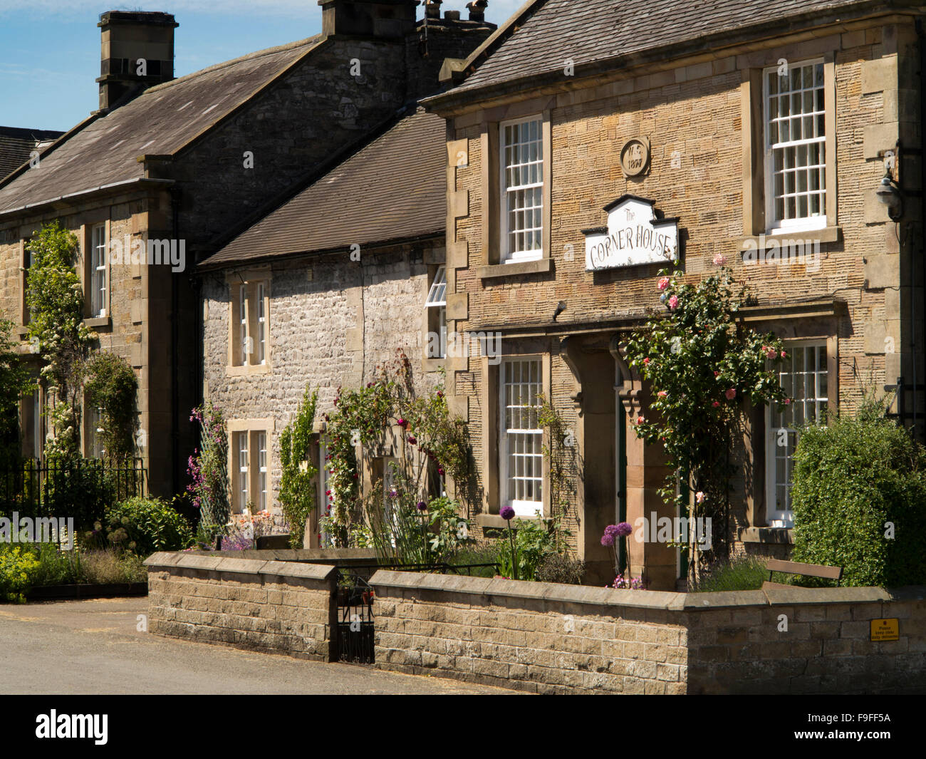 Royaume-uni, Angleterre, Derbyshire, Hartington, le Corner House, construite en pierre de style Victorien accueil Banque D'Images