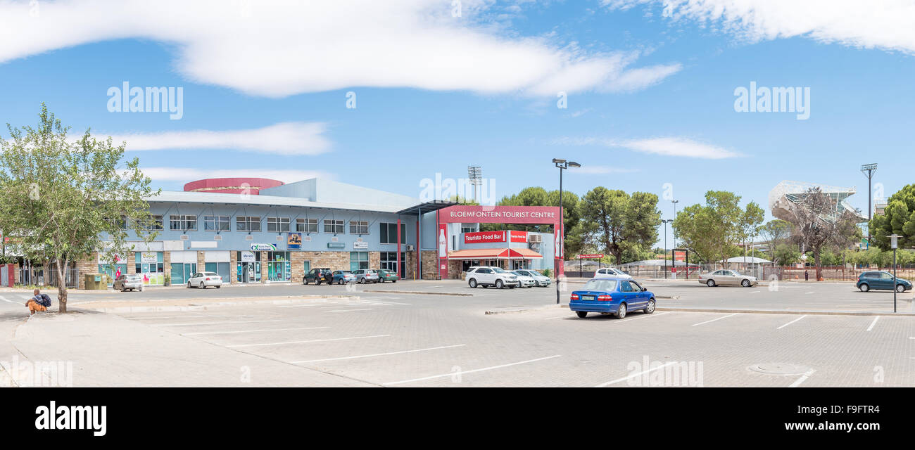 BLOEMFONTEIN, AFRIQUE DU SUD, le 16 décembre 2015 : Panorama du centre touristique de Bloemfontein, avec l'état libre dans le stade de Rugby Banque D'Images