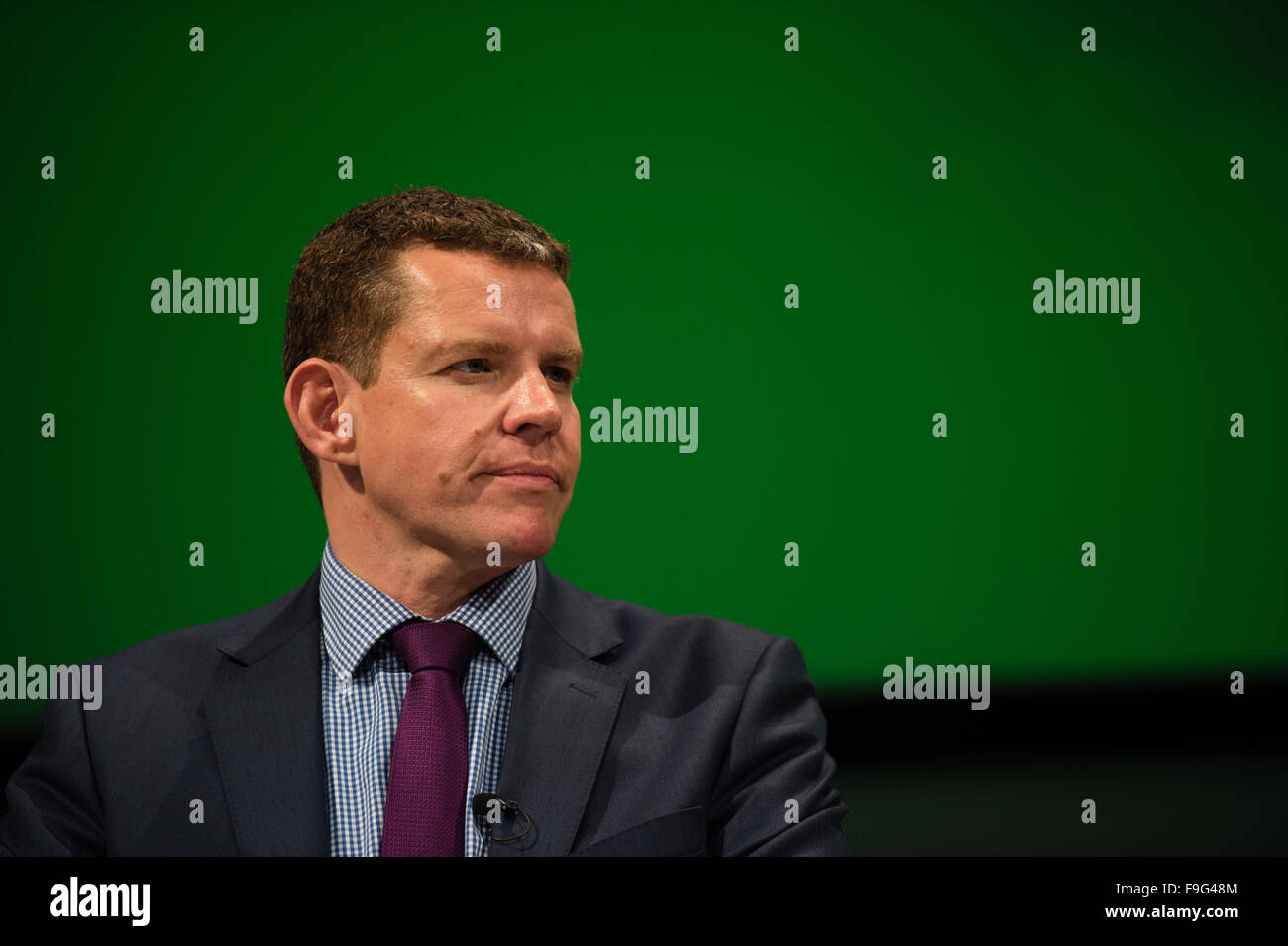 UK politics : RHUN AP IORWERTH , membre du Plaid Cymru le 'shadow cabinet' sur la plate-forme à la Conférence annuelle 2015 du parti à Aberystwyth, Pays de Galles UK Banque D'Images