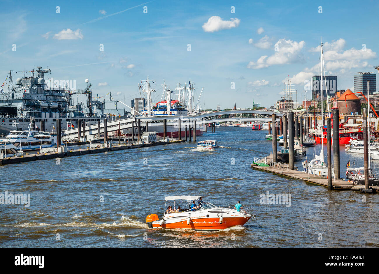 Allemagne, Ville libre et hanséatique de Hambourg, le port de Hambourg, Hamburger Hafen, vue sur les Überseebrücke Banque D'Images