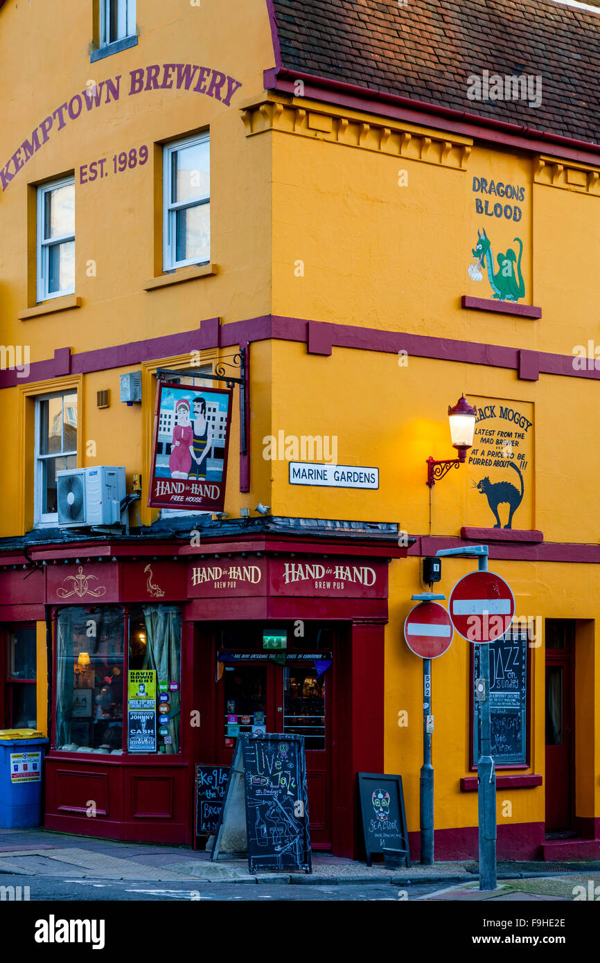 Pub colorée dans de Kemptown, Brighton, Sussex, UK Banque D'Images