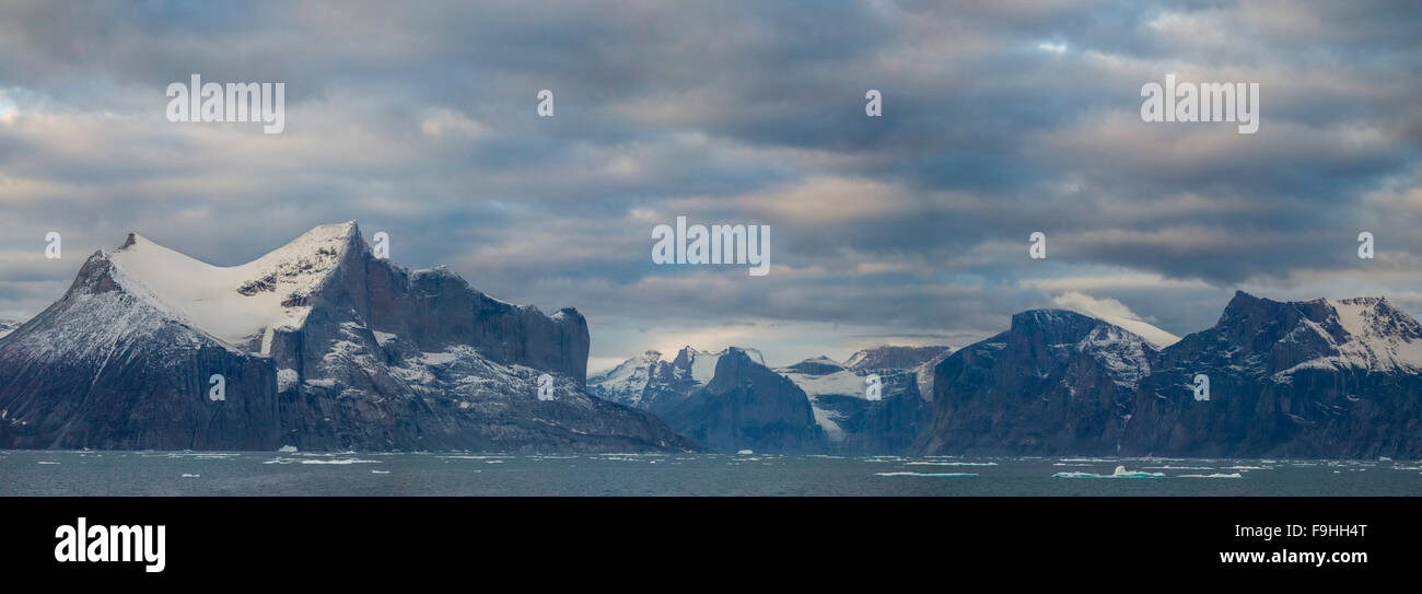 SAMFORD FJORDS FJORD AU NORD-EST DE L'ÎLE DE BAFFIN CANADA Banque D'Images