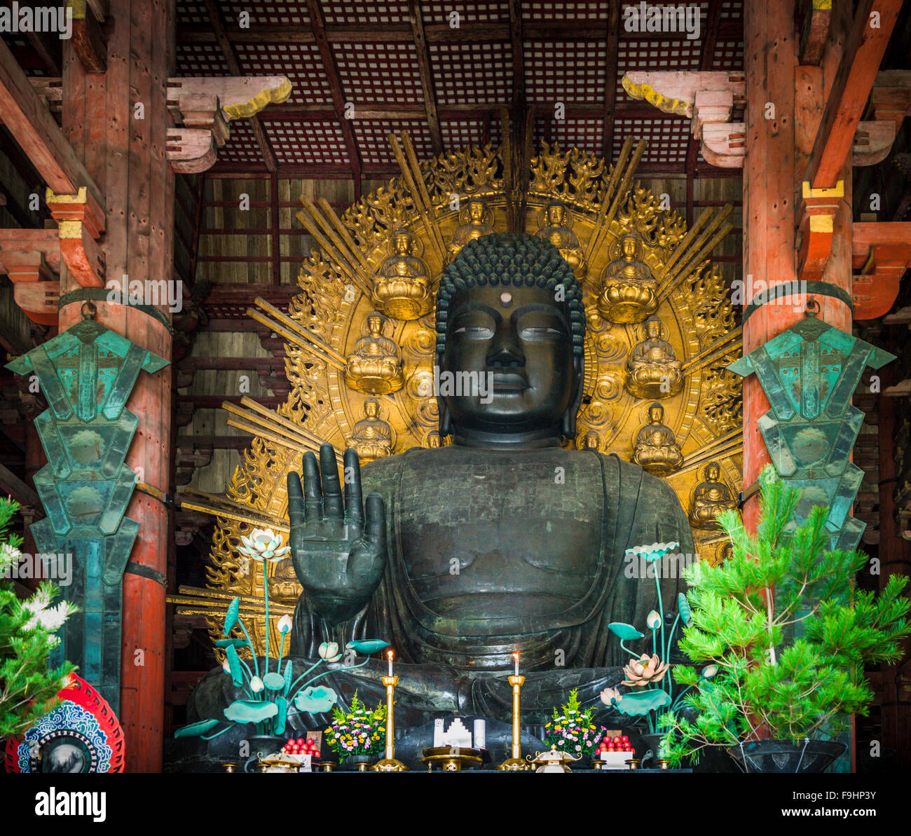 Bouddha EN BRONZE, Temple Todai (752) JAPON NARA Banque D'Images