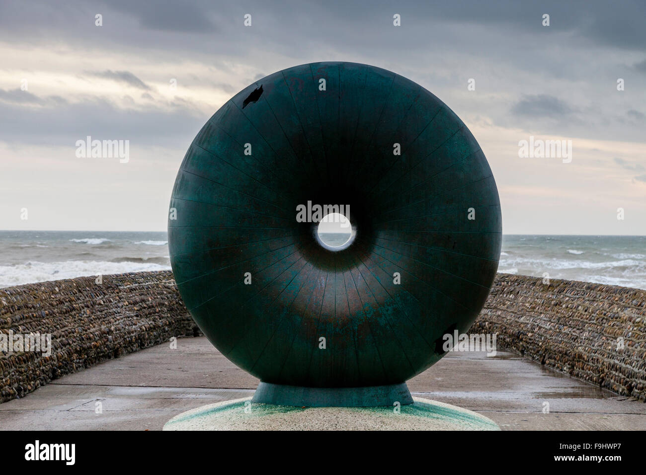 'L'Eau' Sculpture par Hamish Black, front de mer de Brighton, Sussex, UK Banque D'Images