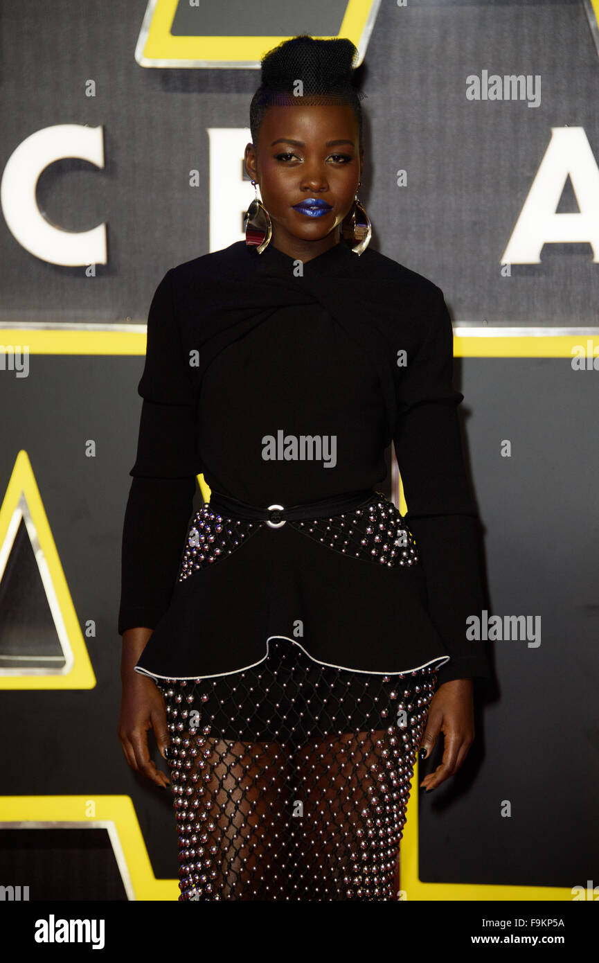 Lupita Nyong'o, à la "guerre des étoiles du film : la vigueur éveille ' premiere à Londres Banque D'Images