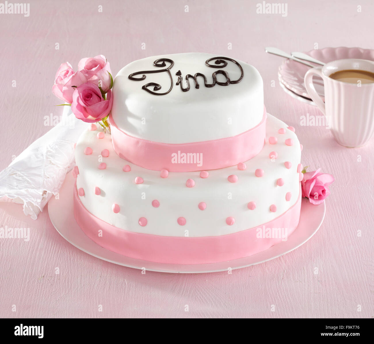 Gateau D Anniversaire Tina Photo Stock Alamy