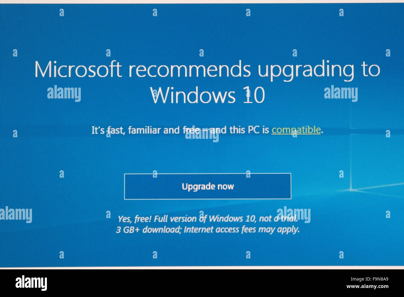 Avis de mise à niveau Microsoft Windows 10 sur l'écran de l'ordinateur Banque D'Images
