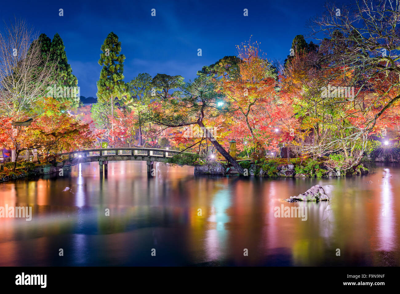 Kyoto, Japon à Eikando Garden la nuit à l'automne. Banque D'Images