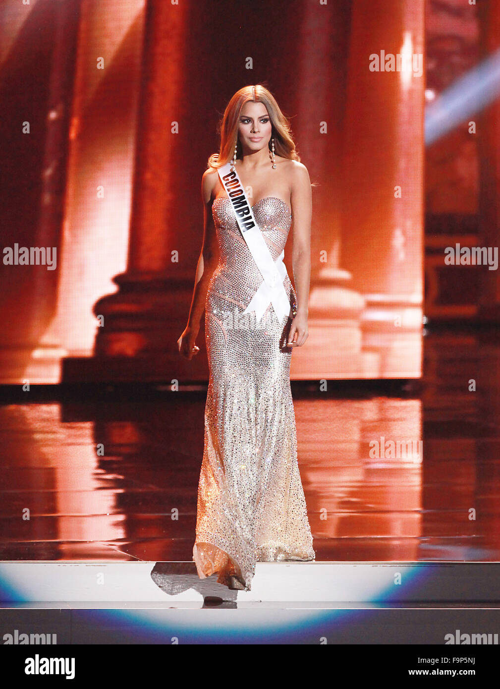 Las Vegas, Nevada, USA. Dec 16, 2015. Miss Colombie Ariadna Gutierrez Arevalo participe au défilé de Miss Univers 2015 Compétition préliminaire et Costume National Show le 16 décembre 2015 au Théâtre de l'axe à l'intérieur de Planet Hollywood Resort & Casino à Las Vegas au Nevada. Crédit : Marcel Thomas/ZUMA/Alamy Fil Live News Banque D'Images