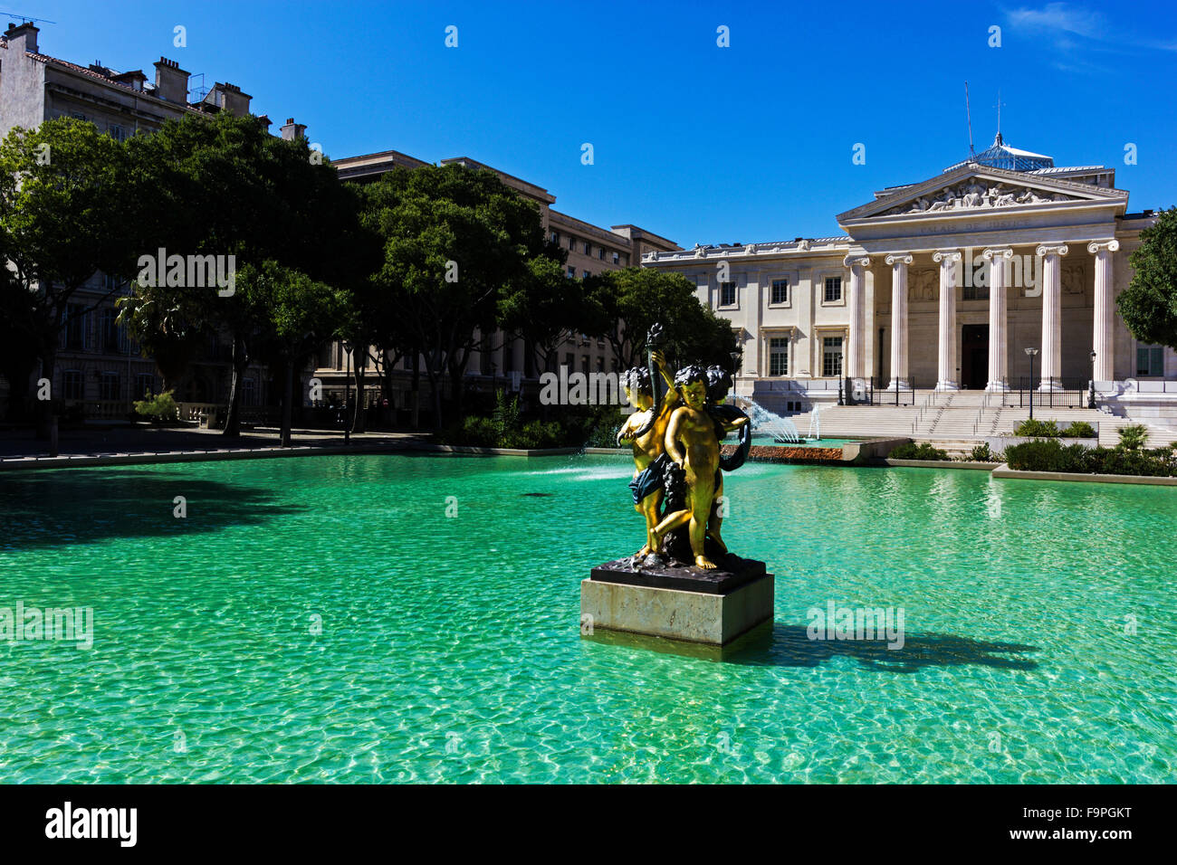 Palais de Marseille en France, au cours d'une journée ensoleillée Banque D'Images