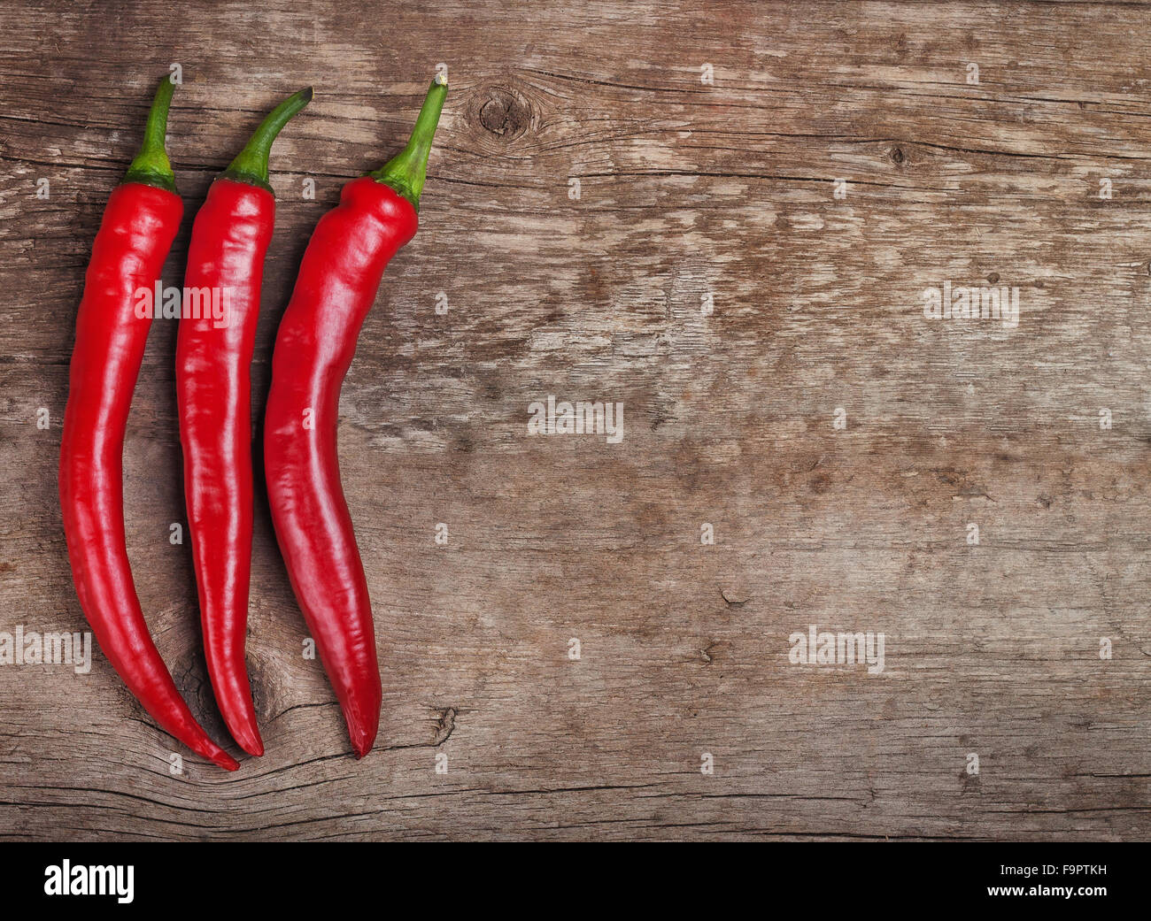 Red Hot Chili Peppers sur une planche en bois Banque D'Images