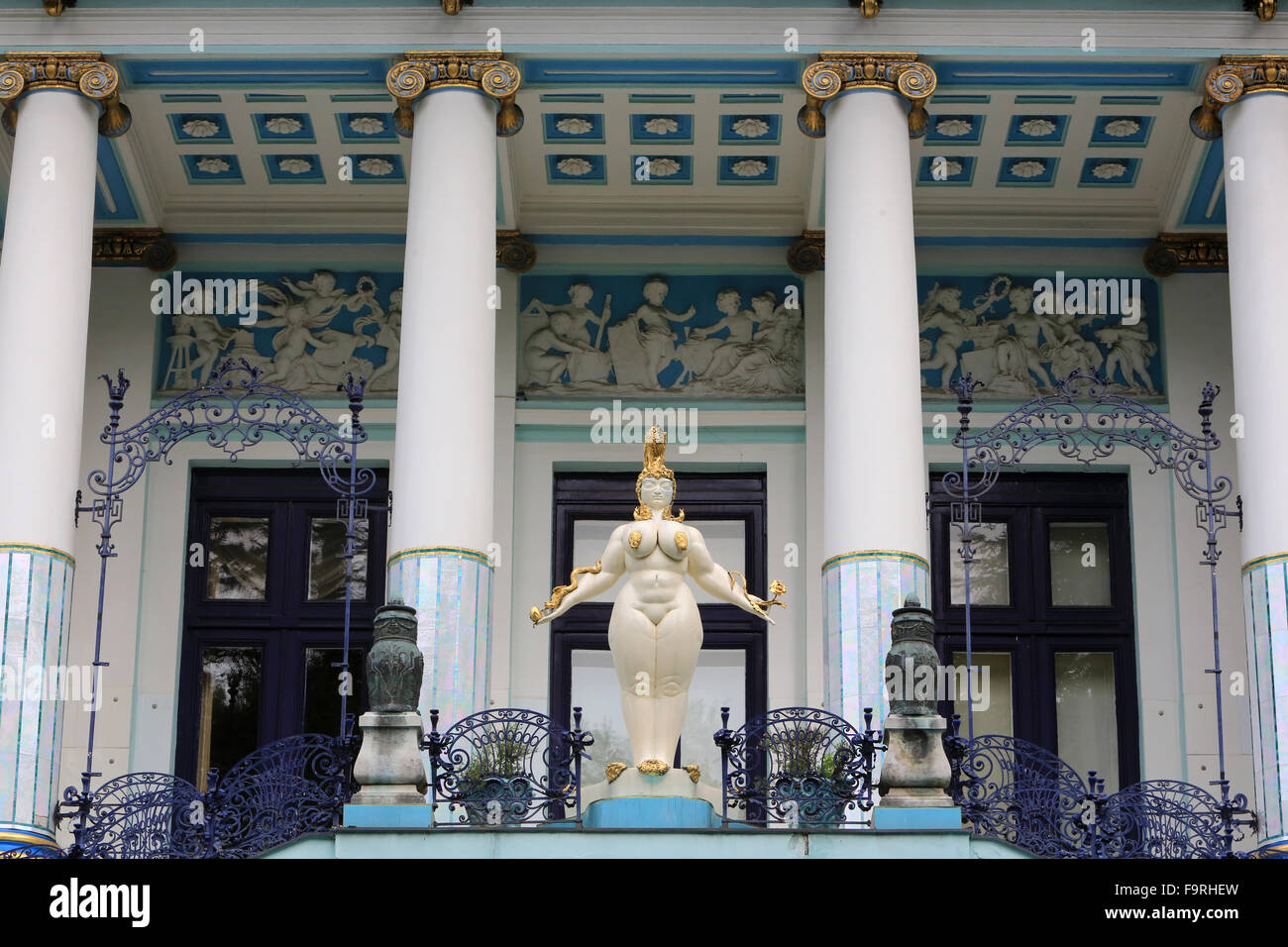 Esther par Ernst Fuchs. Statue Art Nouveau. Otto Wagner Villa I. Banque D'Images