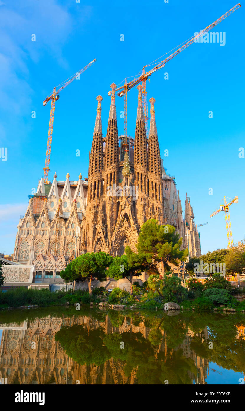 Barcelone, Espagne - 26 août 2014 : La Sagrada Familia, la cathédrale conçu par Antoni Gaudi, qui est en cours de construction depuis 1882 et Banque D'Images