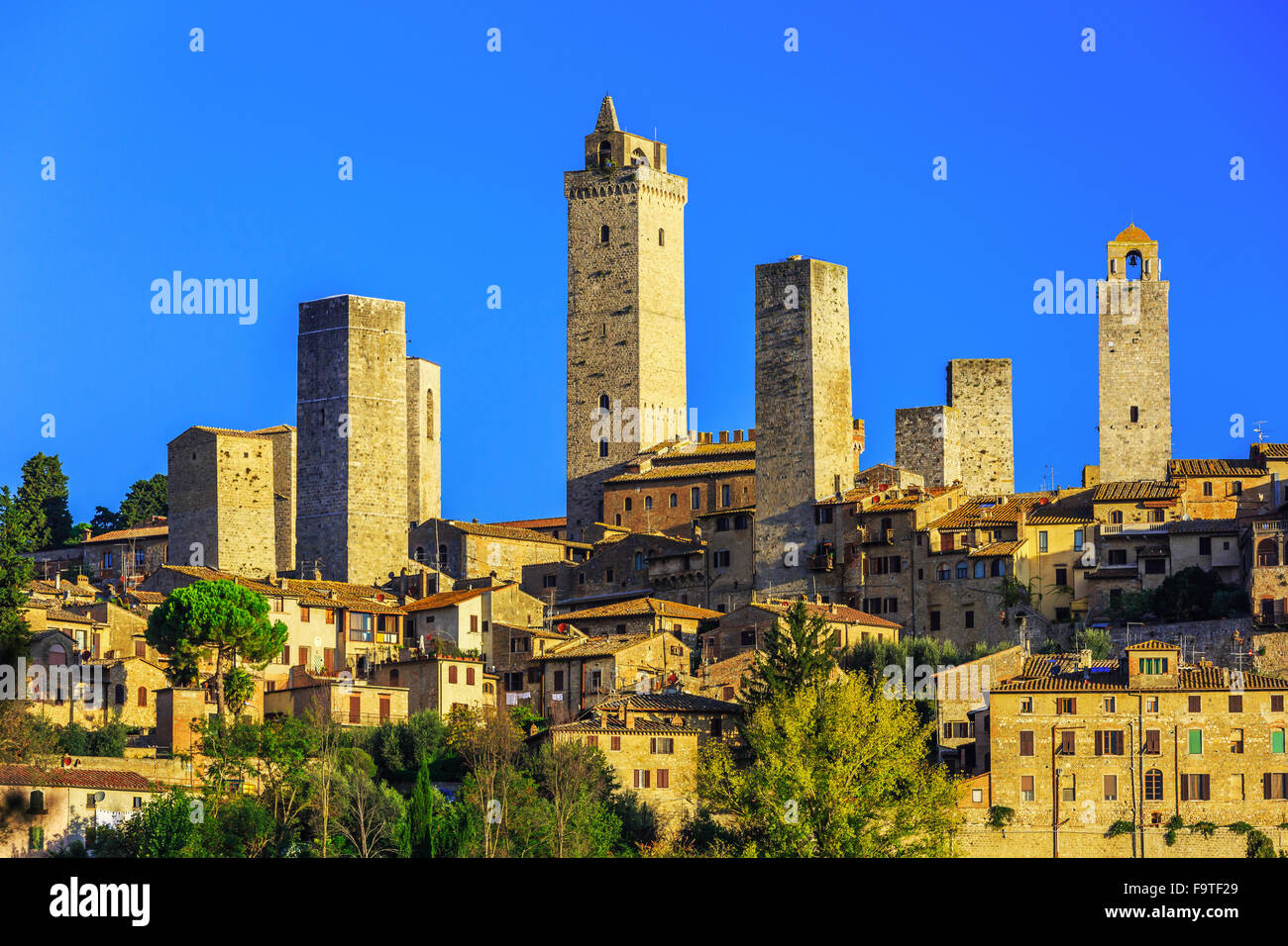 San Gimignano, Italie. Village médiéval au lever du soleil. La toscane. Banque D'Images