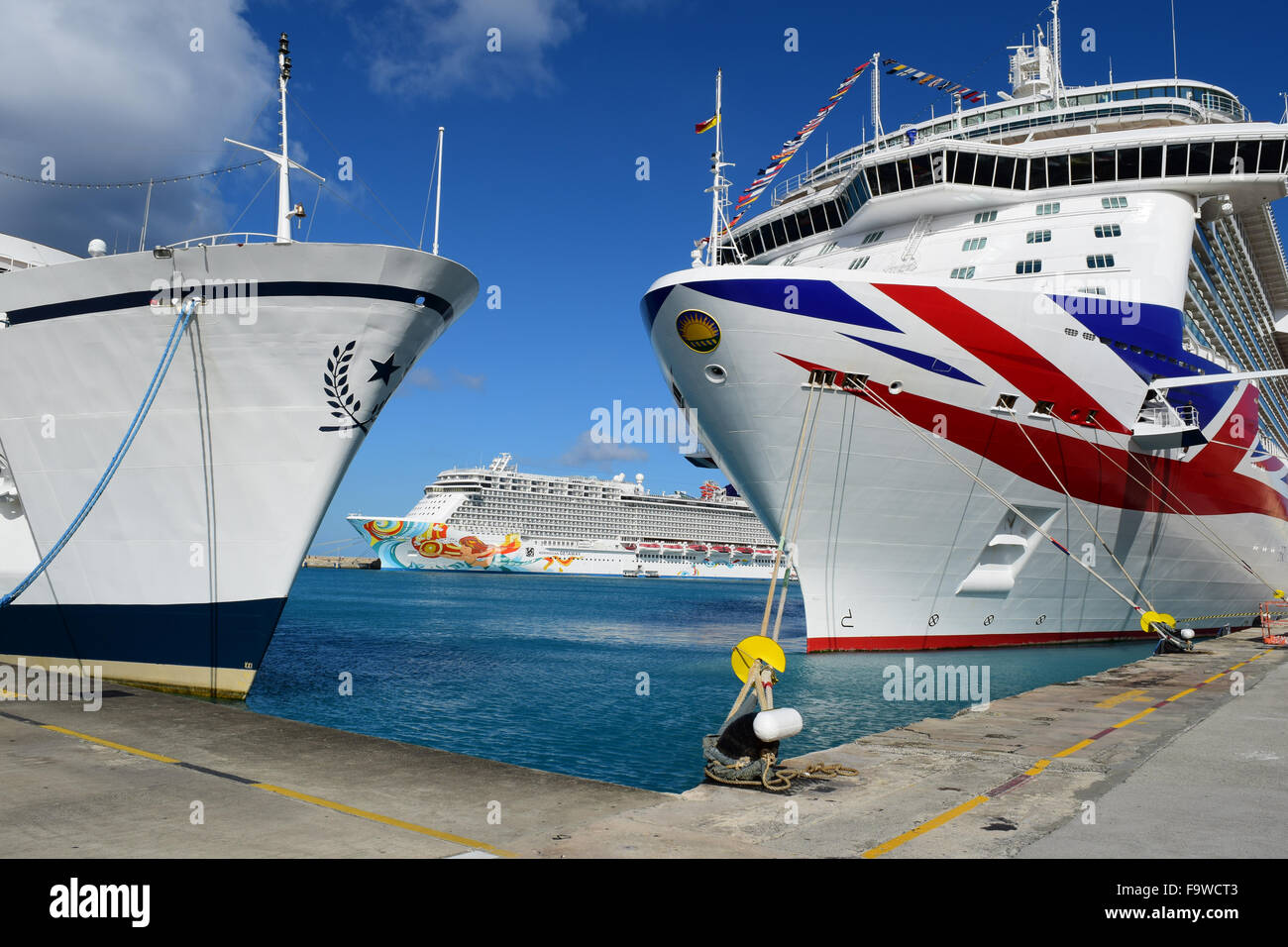 Les navires de croisière de Bridgetown Barbade dans les Antilles Banque D'Images