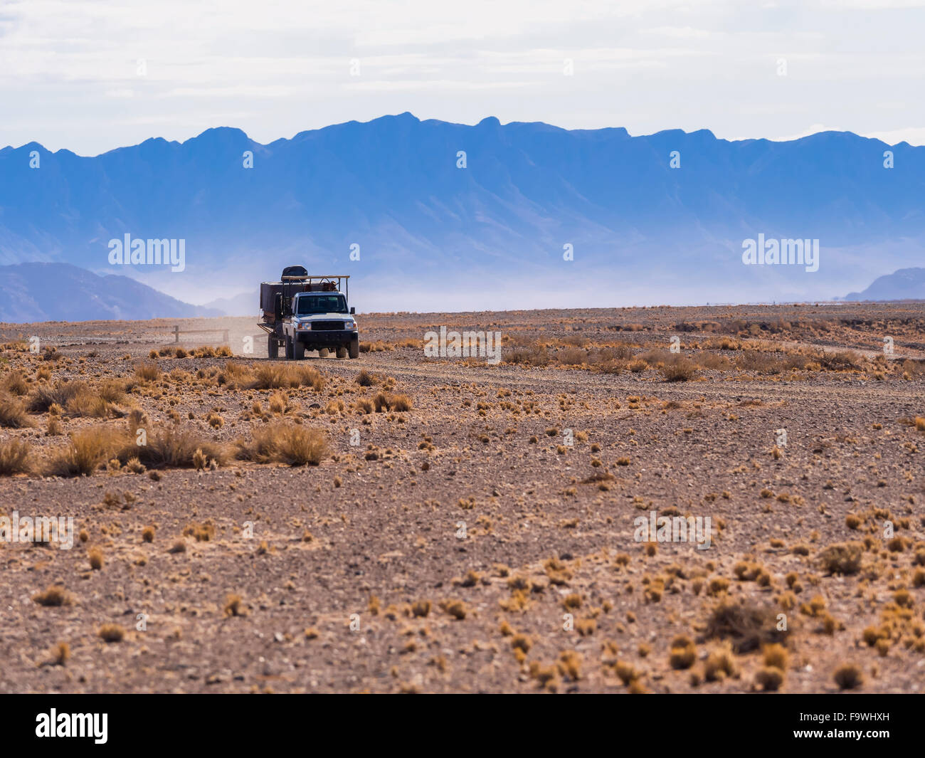 L'Afrique, la Namibie, la région Sossusvlei, Hammerstein, Tsaris montagnes, désert du Namib, landrover Banque D'Images