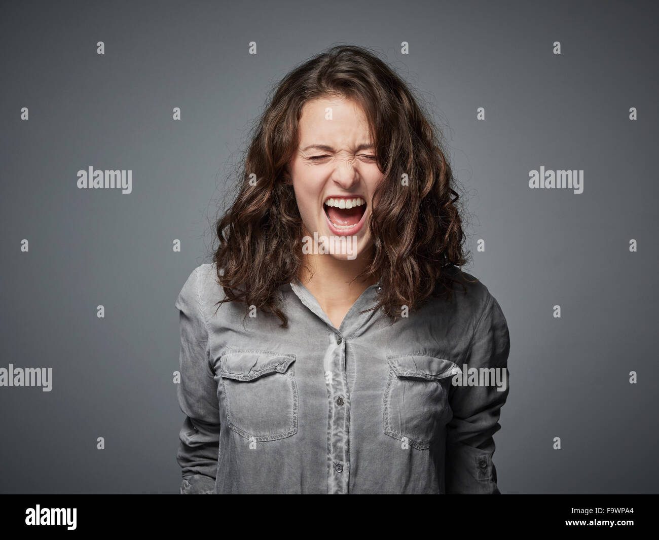 Crise de colère chez les adolescentes Banque de photographies et d’images à haute résolution Alamy