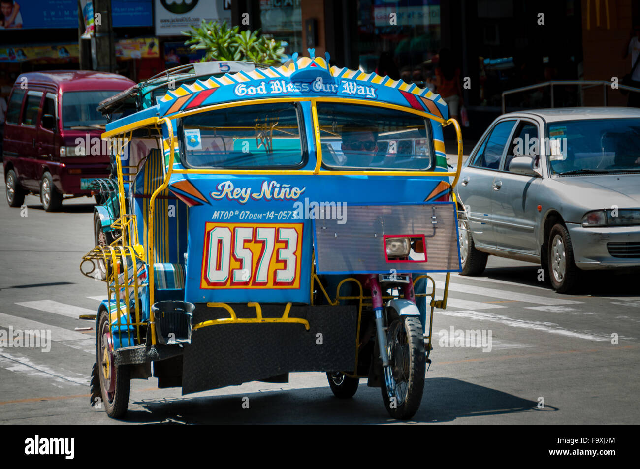 Très lumineux et coloré d'un tricycle Banque D'Images