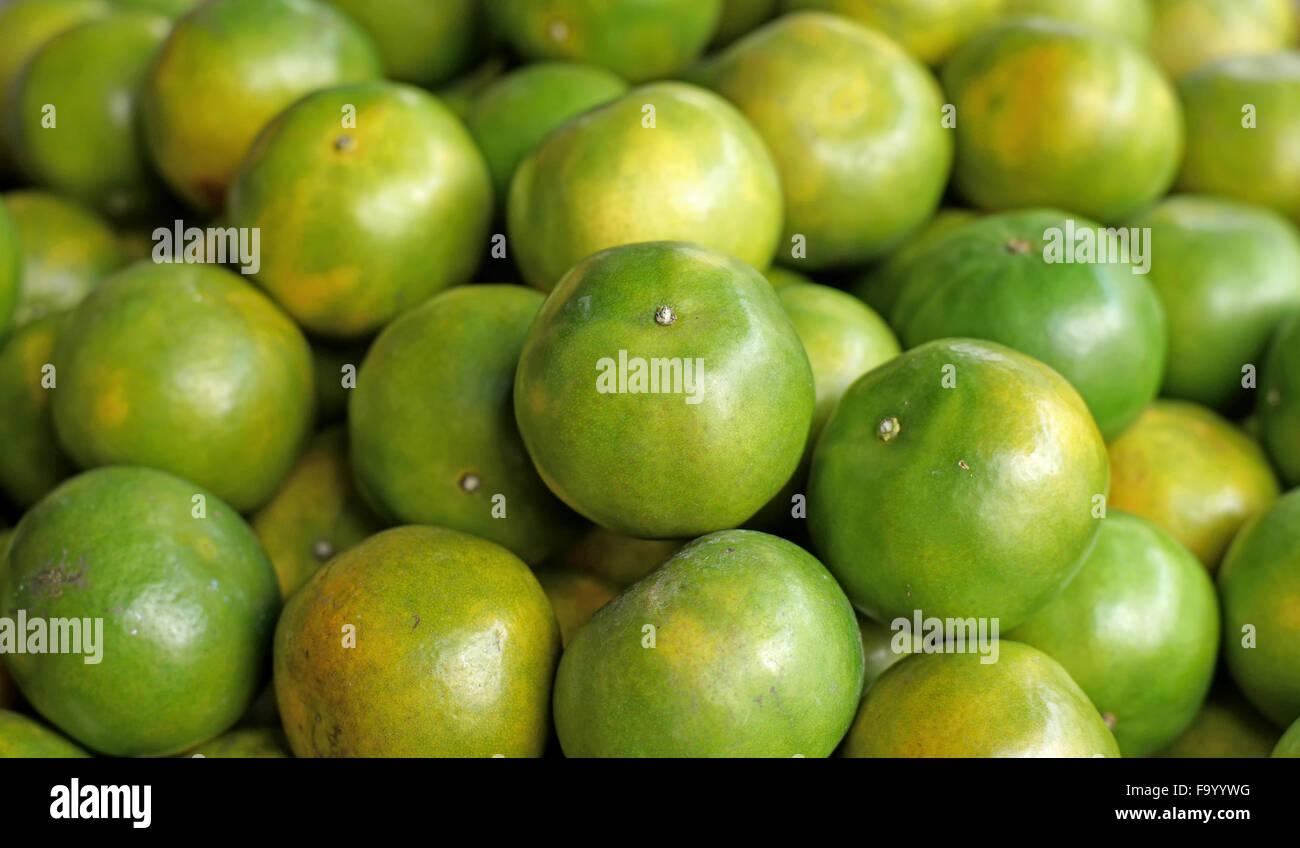 Pile de l'orange douce à la fruit market Banque D'Images Pile de l'orange douce à la fruit market Banque D'Images