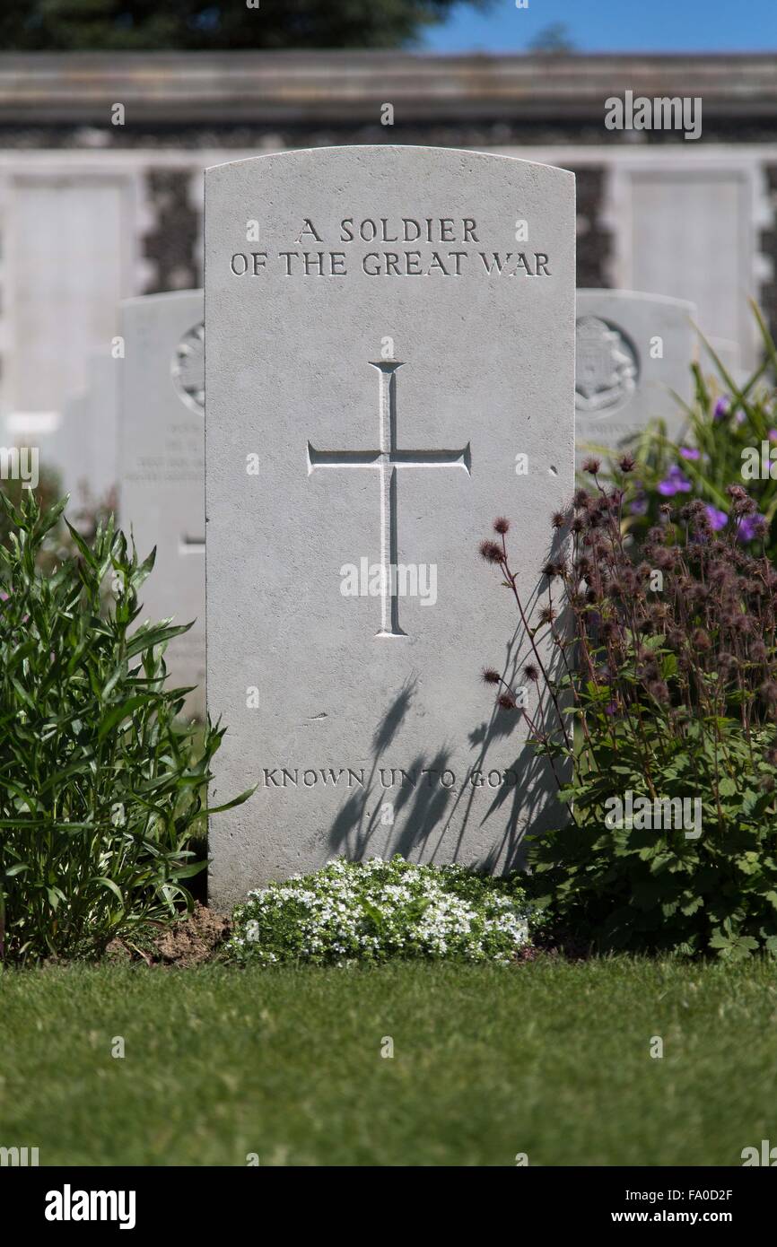 La Première Guerre mondiale de Tyne Cot Cemetery, le plus grand cimetière de guerre britannique dans le monde à Passendale, Belgique Banque D'Images La Première Guerre mondiale de Tyne Cot Cemetery, le plus grand cimetière de guerre britannique dans le monde à Passendale, Belgique Banque D'Images