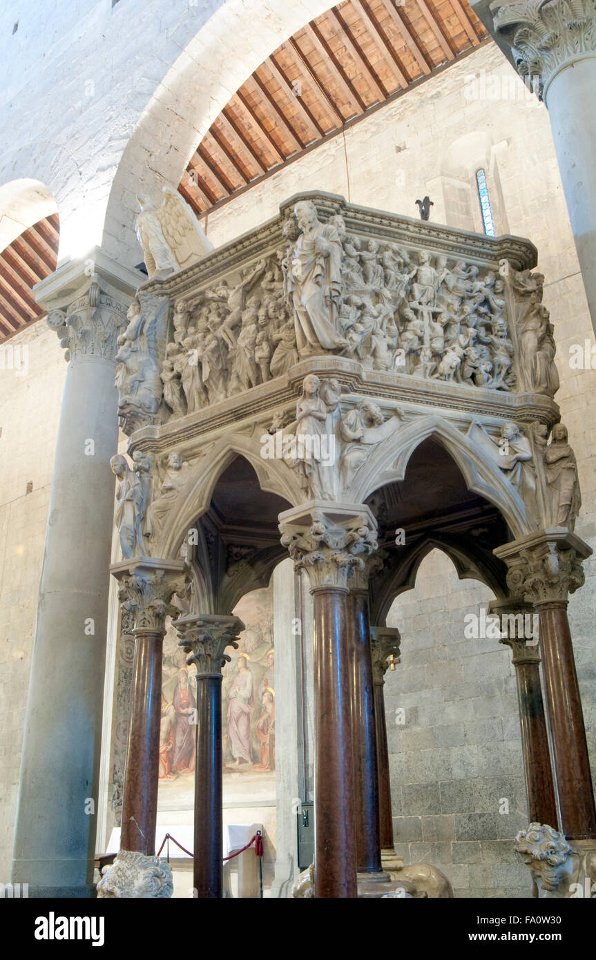 Italie, Toscane, Pistoia, l'Église Sant Andrea, Chaire de Giovanni Pisano Banque D'Images