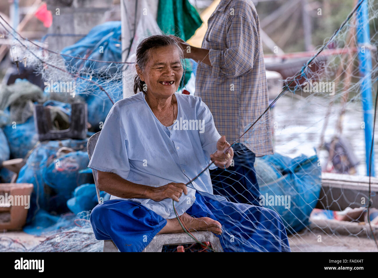 Sourire édenté d'un heureux personnes âgées femmes thaïlandaises. S. E. Asie Thaïlande Banque D'Images