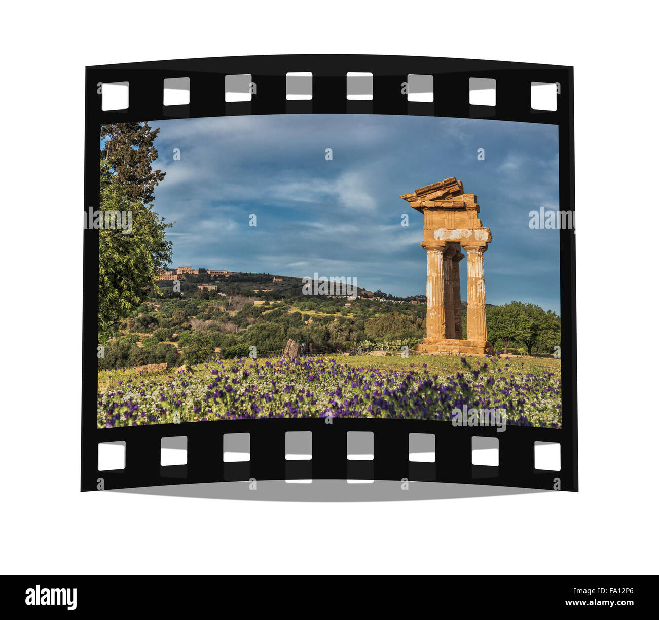 Le Temple de Castor et Pollux appartient à des sites archéologiques d'Agrigente, La Vallée des Temples, Sicile, Italie, Europe Banque D'Images Le Temple de Castor et Pollux appartient à des sites archéologiques d'Agrigente, La Vallée des Temples, Sicile, Italie, Europe Banque D'Images
