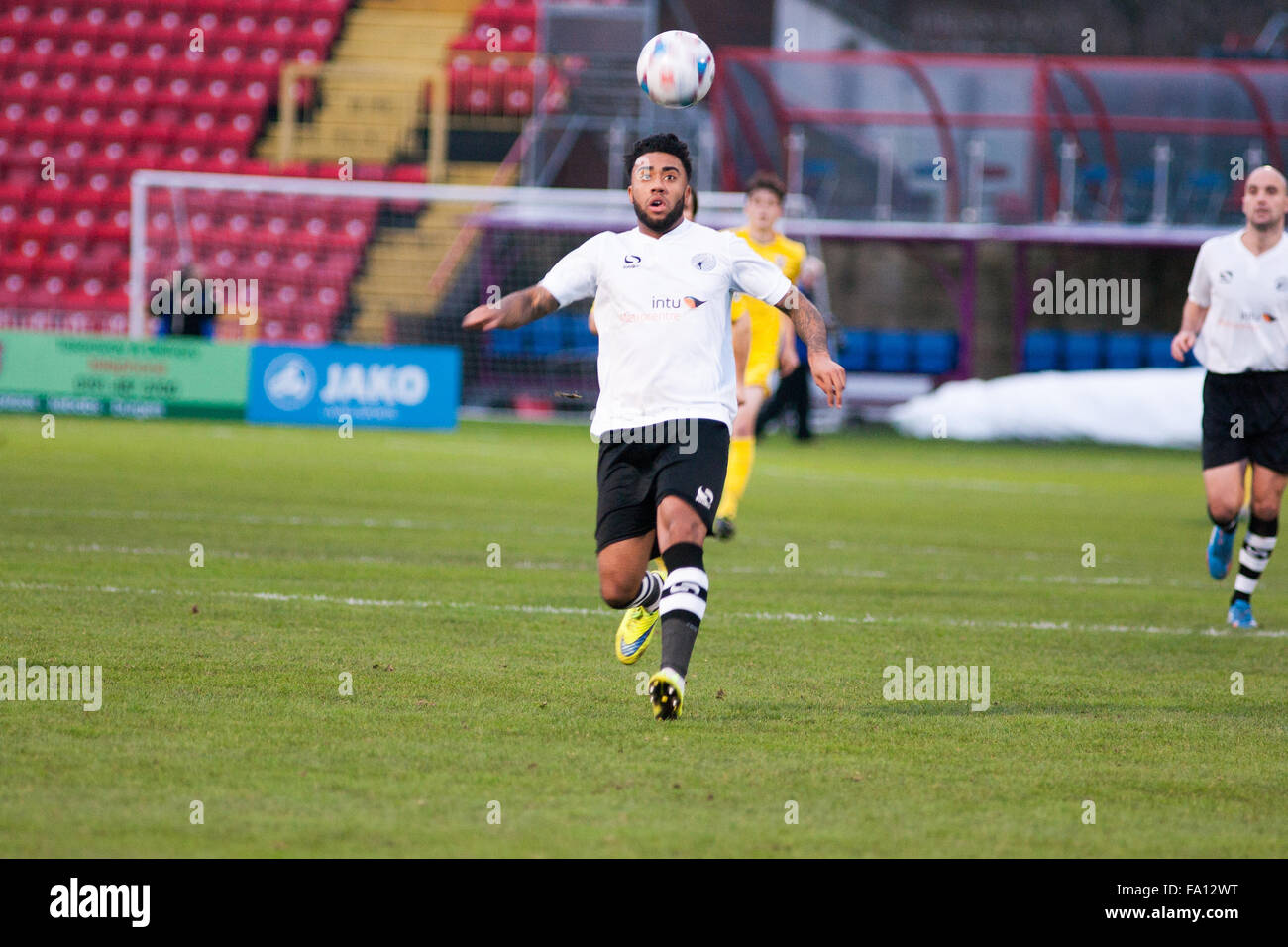 Gateshead FC vs Woking FC à Gateshead International Stadium, UK le samedi 19 décembre 2015 le de crédit Dan Cooke/Alamy Live News Banque D'Images