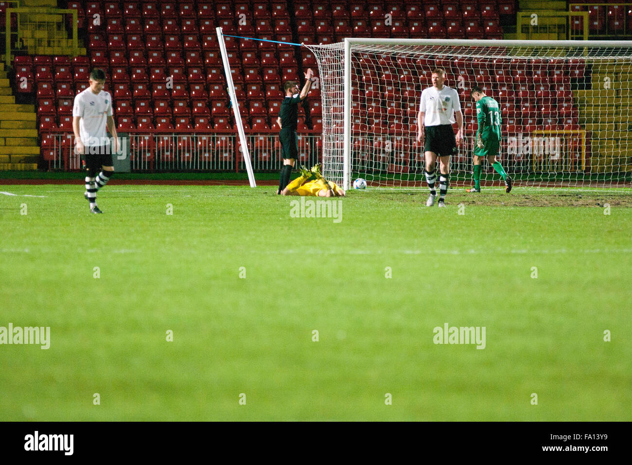 Gateshead FC vs Woking FC à Gateshead International Stadium, UK le samedi 19 décembre 2015 le de crédit Dan Cooke/Alamy Live News Banque D'Images