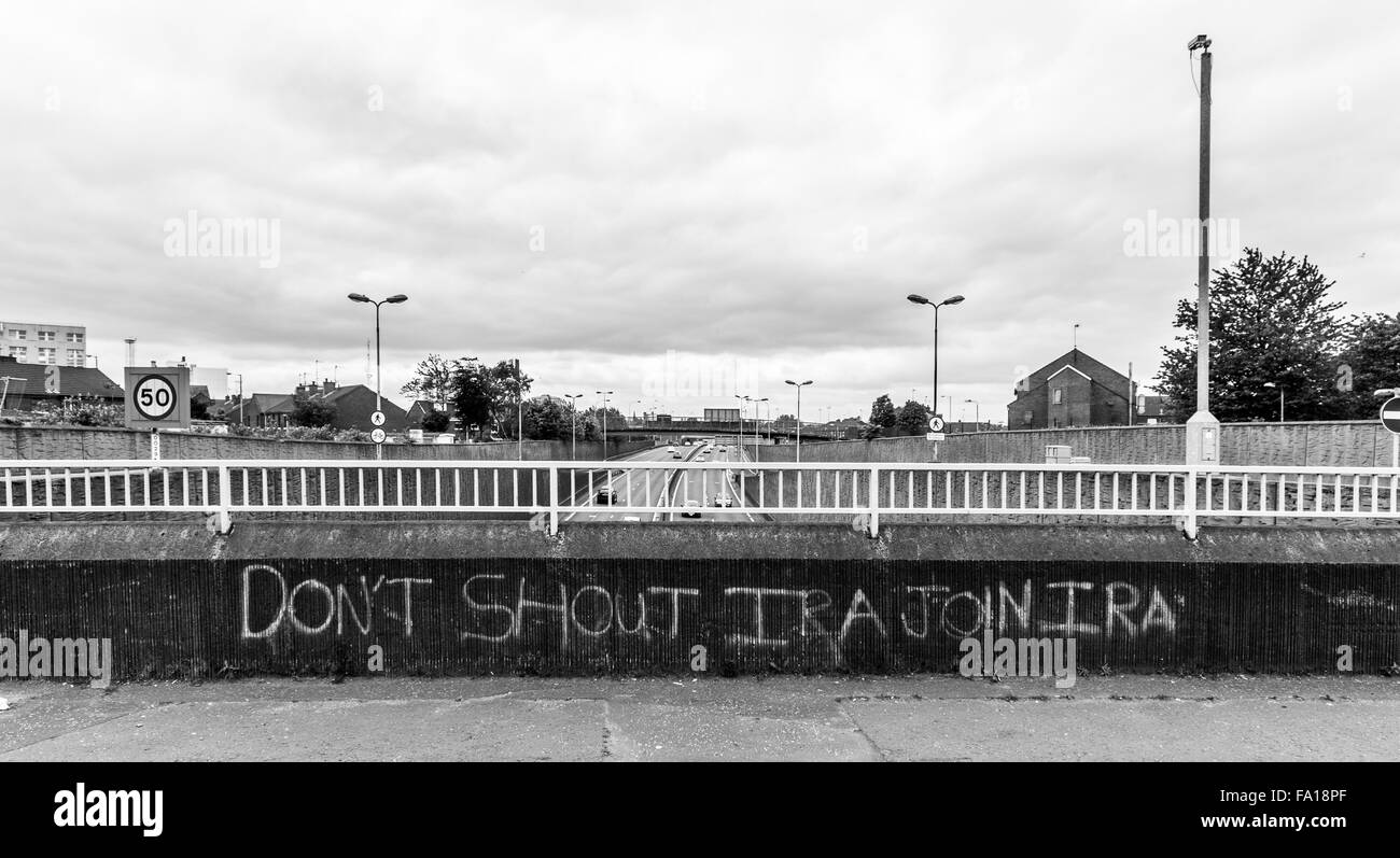 Inscrivez-vous les graffitis de l'IRA à Belfast Banque D'Images
