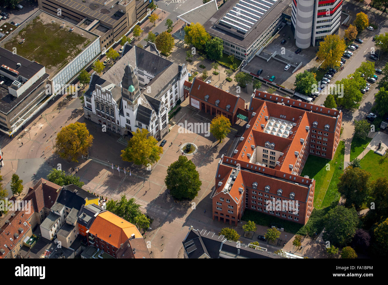 Vue de l'ancien et nouvel hôtel de ville Gladbeck, Gladbeck, Ruhr, Rhénanie du Nord-Westphalie, Allemagne, Europe, vue aérienne, Banque D'Images