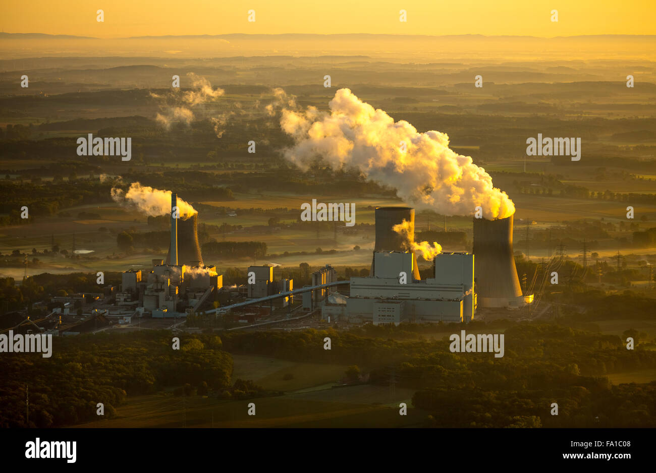 Kohlekraftwerk Westphalie dans la lumière du matin, le tabagisme les tours de refroidissement, RWE Power, une ancienne centrale électrique nucléaire « EMPORTEZ Hamm Banque D'Images Kohlekraftwerk Westphalie dans la lumière du matin, le tabagisme les tours de refroidissement, RWE Power, une ancienne centrale électrique nucléaire « EMPORTEZ Hamm Banque D'Images